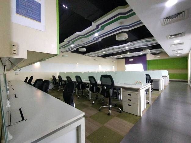 Open workstation floor at Cyber One, Vashi